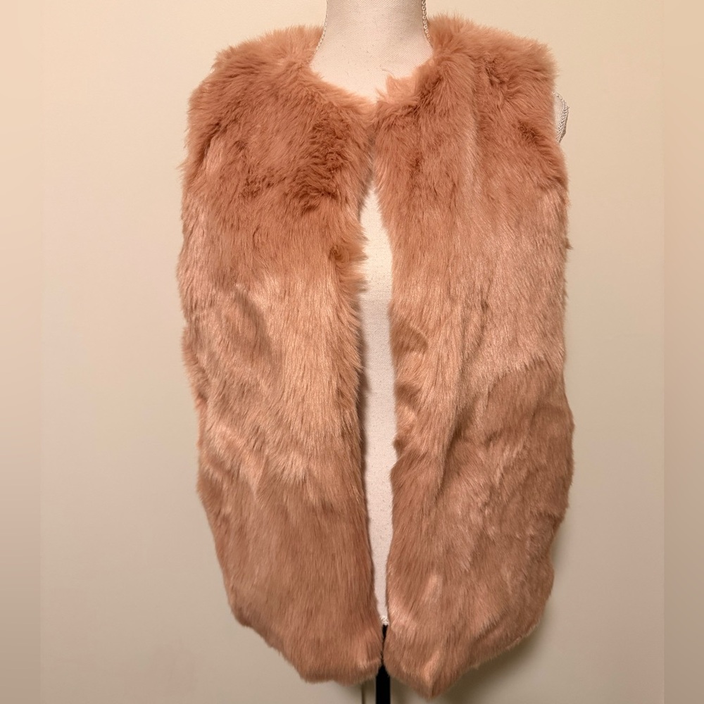 A new day fur vest size S